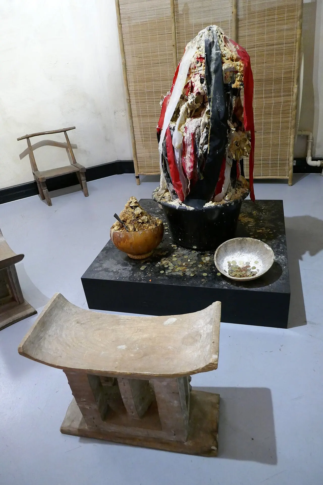 Autel sacrificiel-Musée Vodou — An example of a Vodún shrine on display at a museum in Strasbourg Autel sacrificiel. Musée Vodou, Strasbourg.