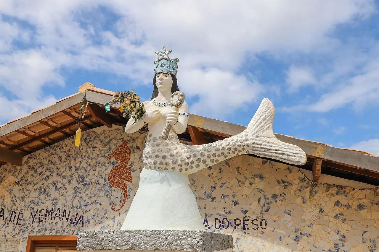 Escultura Yemanjá Rio Vermelho Salvador 2018-0713 — Escultura Yemanjá, Rio Vermelho, Salvador, Bahia, Brazil.