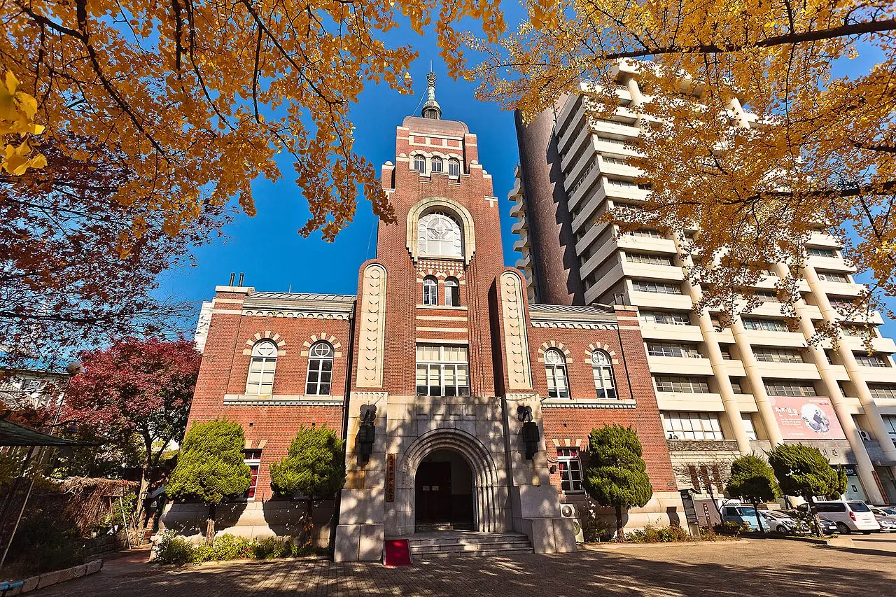 가을 옷 입은 천도교 중앙대교당 — Cheondogyo Central Temple in Seoul 천도교 중앙대교당