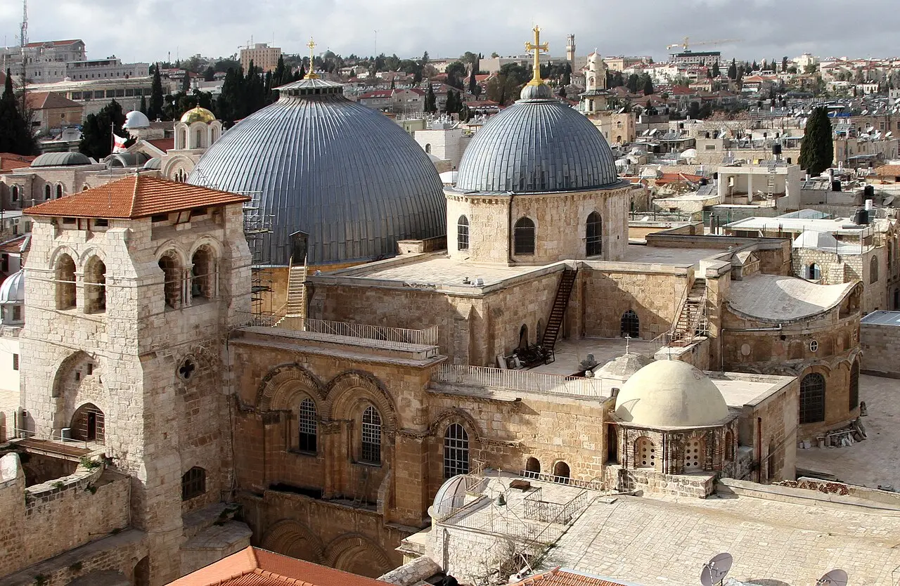 Church of the Holy Sepulchre by Gerd Eichmann (cropped) — Church of the Holy Sepulchre cropped to approximately the area of the original church